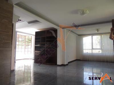 casa-en-venta-de-dos-dos-cuadras-de-la-avenida