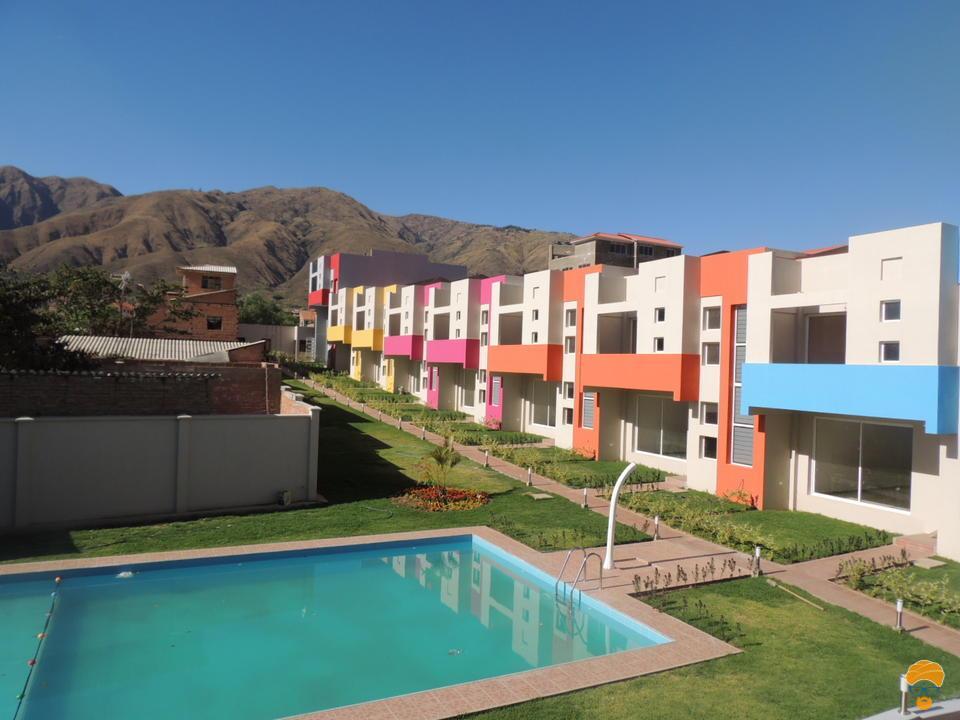8-thumbnail-casa-3-pisos-estilo-minimalista-en-condominio