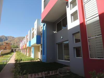 casa-3-pisos-estilo-minimalista-en-condominio