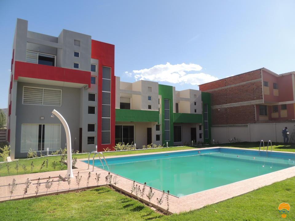 1-thumbnail-casa-3-pisos-estilo-minimalista-en-condominio