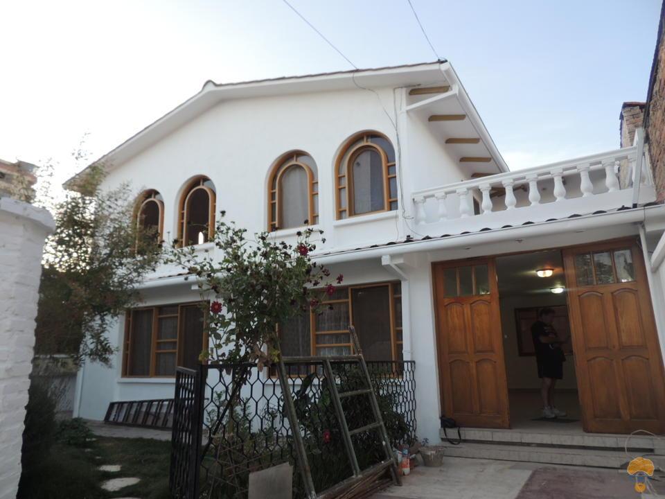 1-thumbnail-vendo-linda-casa-sobre-avjuan-dela-rosa