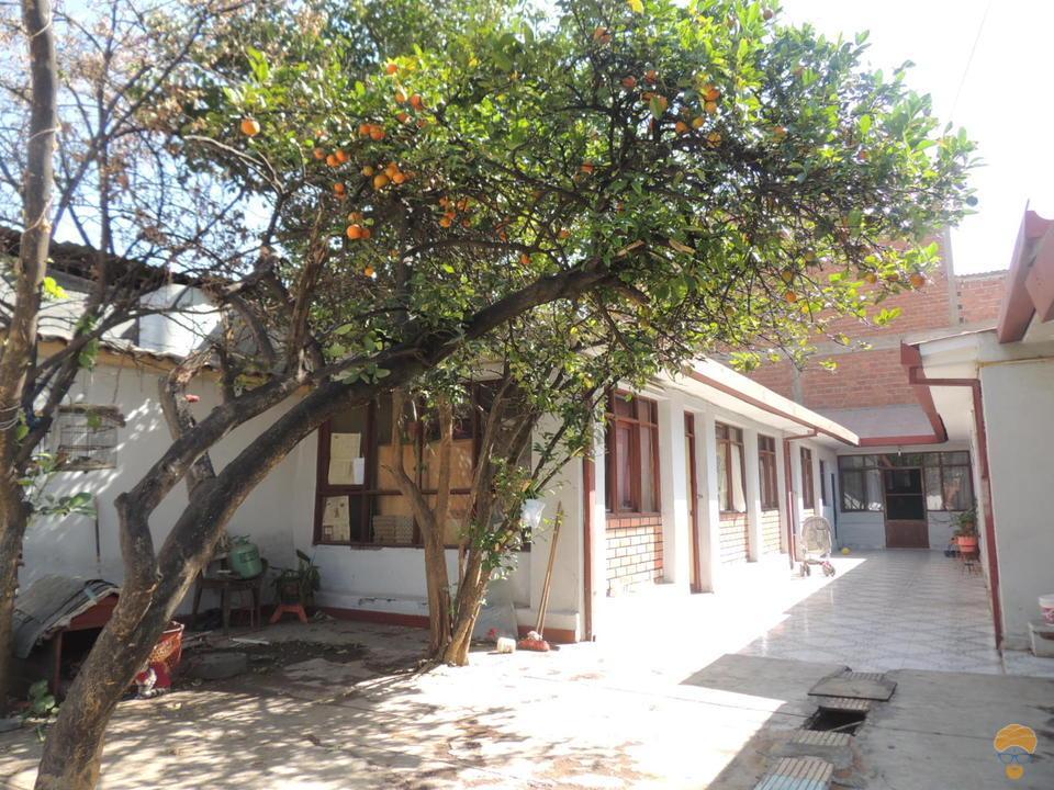 2-thumbnail-vendo-casa-sobre-336-mts-perez