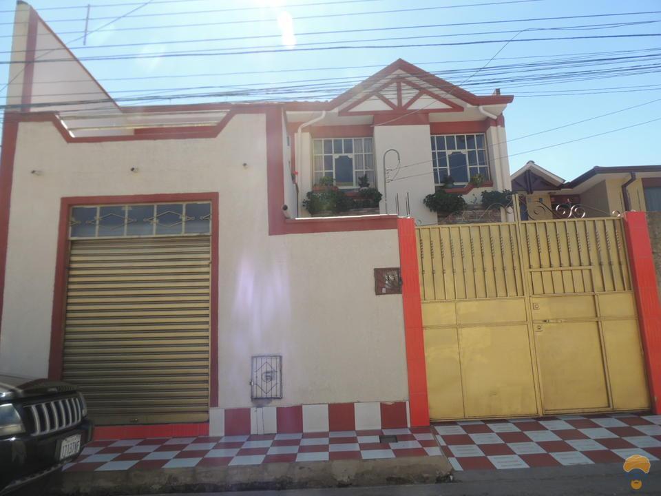 1-thumbnail-vendo-casa-de-dos-pisos-sobre-800-metros
