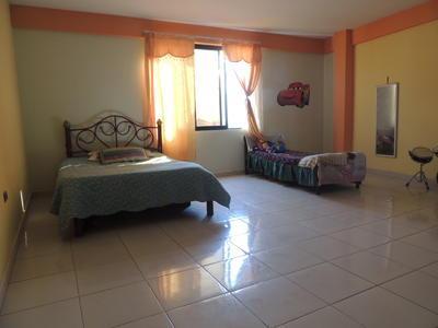 vendo-casa-de-3-pisos-construidos