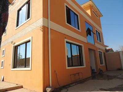 vendo-casa-de-3-pisos-construidos
