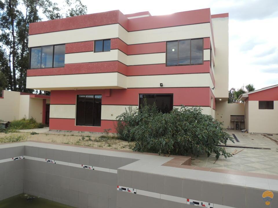 11-thumbnail-casa-minimalista-a-la-venta-2-huayllani