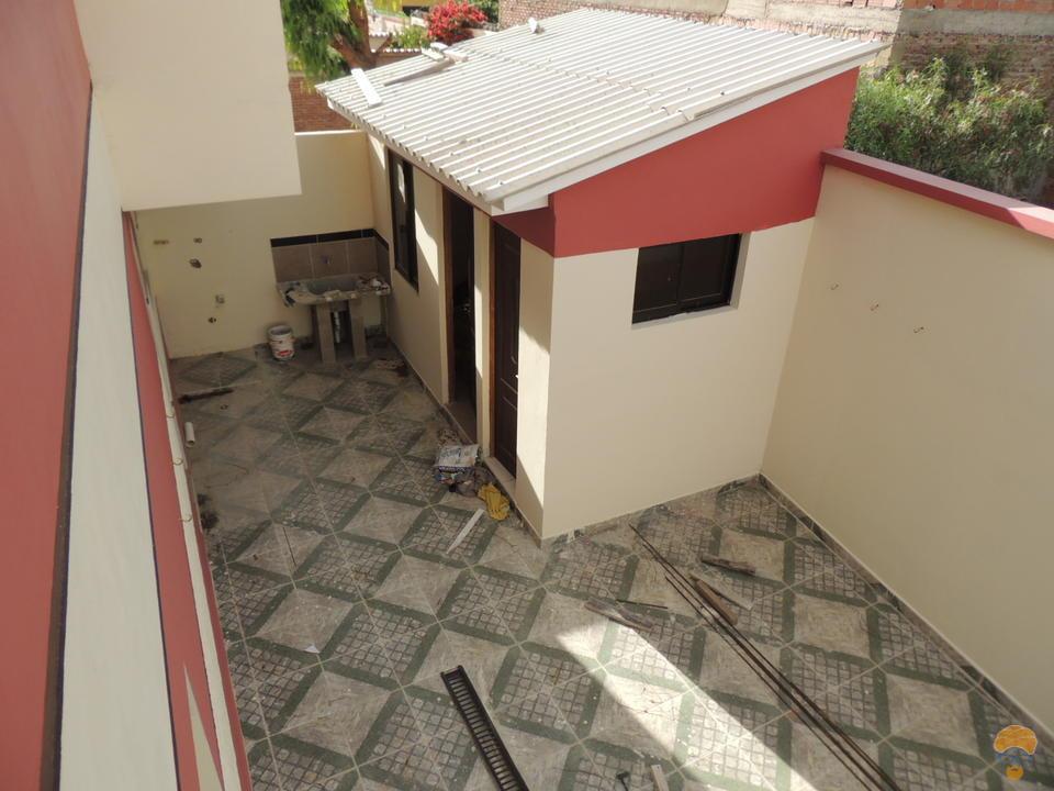 7-thumbnail-casa-minimalista-a-la-venta-2-huayllani