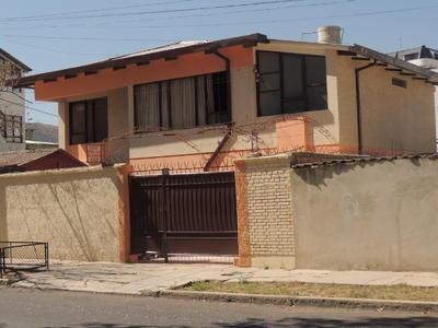 centrica-casa-en-venta-inmediaciones-sombrero-de-chola