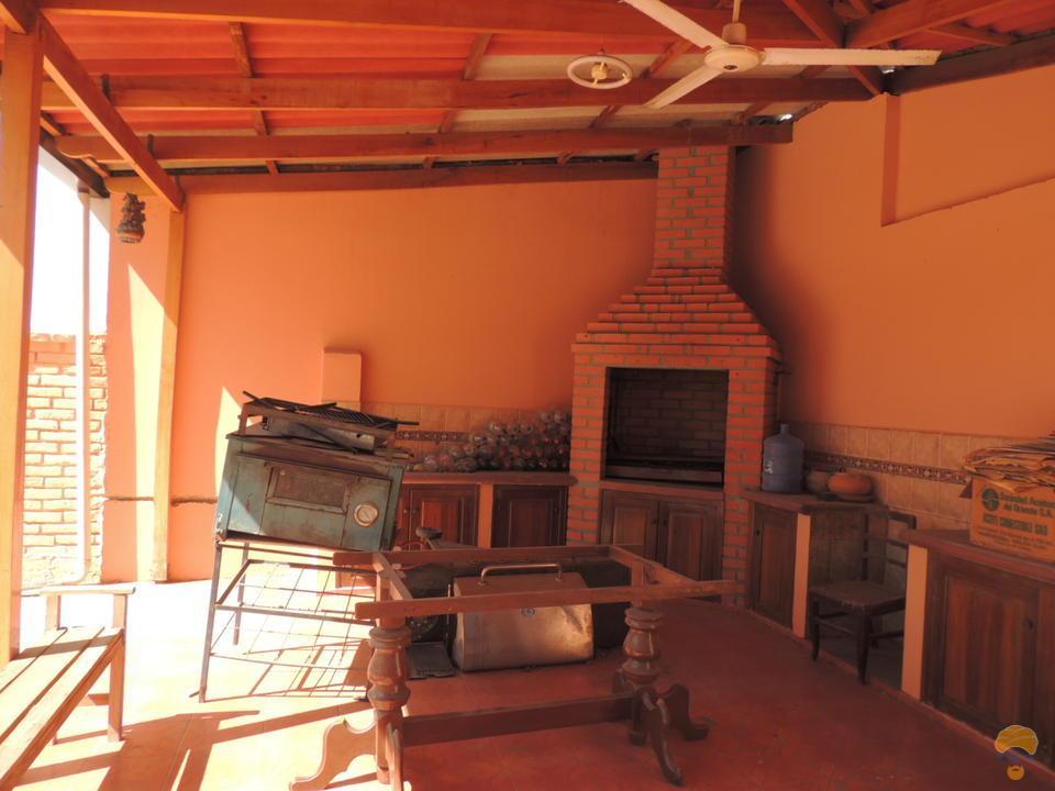2-thumbnail-centrica-casa-en-venta-inmediaciones-sombrero-de-chola