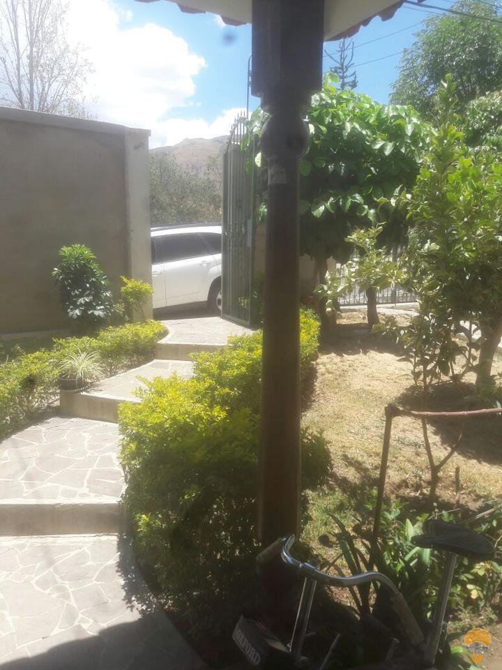 1-thumbnail-casa-semi-independiente-en-anticretico-urb-san-andres