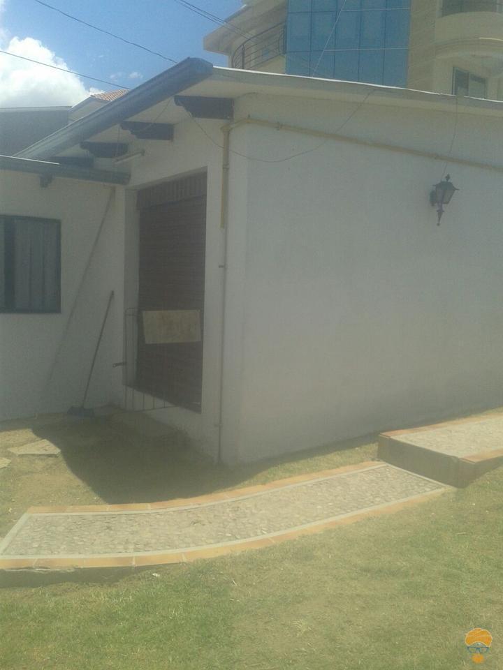 13-thumbnail-casa-en-alquiler-independiente-segunda-circunvalacion-oeste