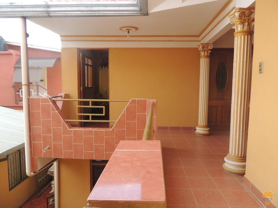 2-thumbnail-en-colcapirhua-vendo-casa-de-departamentos