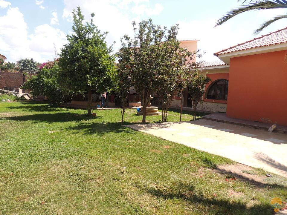 7-thumbnail-vendo-casa-sobre-avenida-de-540-metros