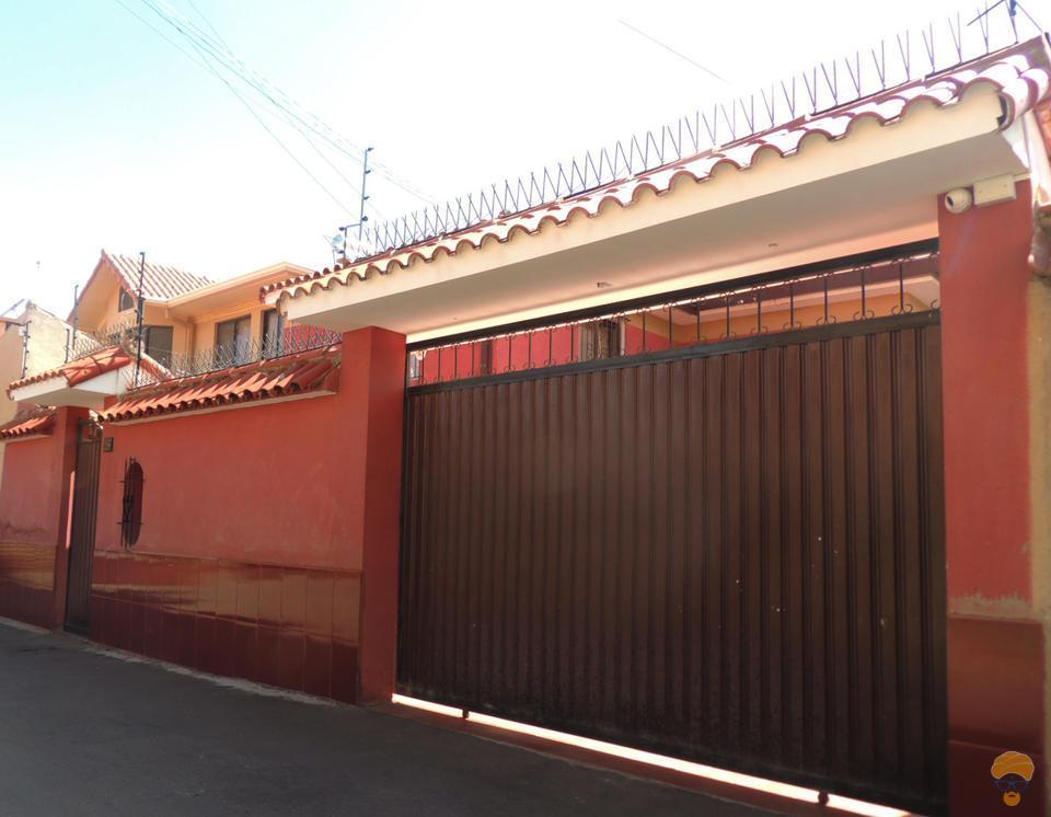 2-thumbnail-vendo-casa-de-2-plantas-entre-av-libertador