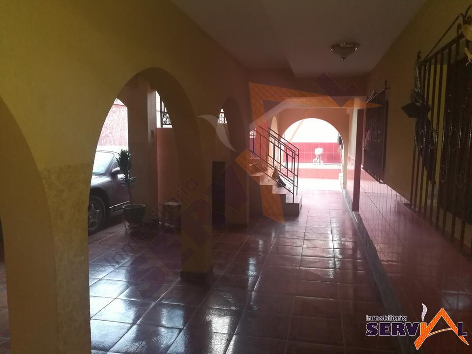 8-thumbnail-vendo-casa-de-2-plantas-entre-av-libertador