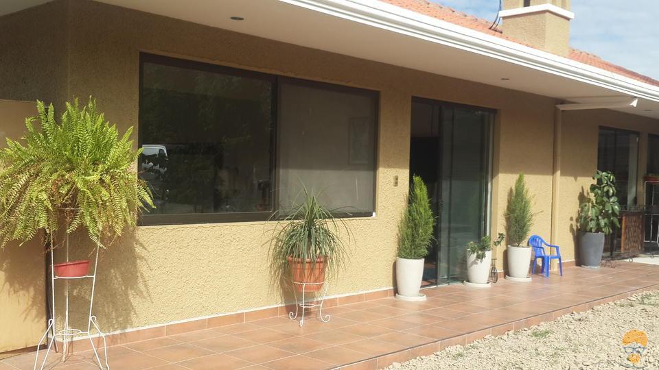 5-thumbnail-vendo-hermosa-residencia-sobre-2312-m2-en-tiquipaya