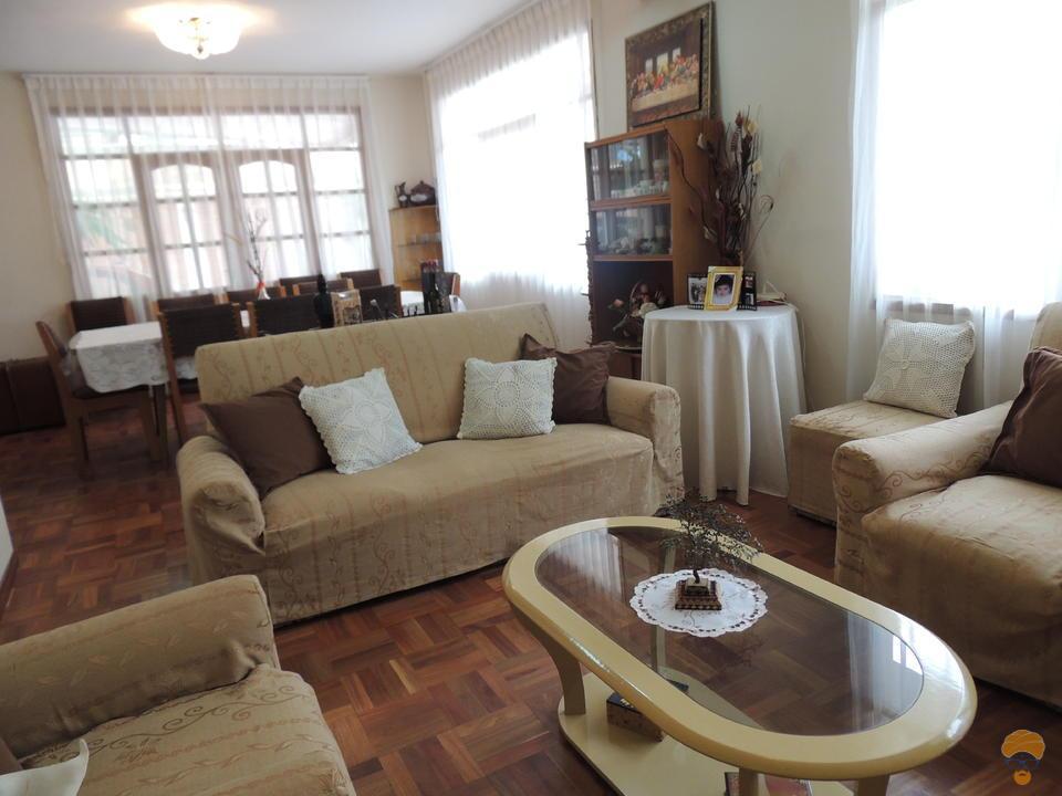 8-thumbnail-vendo-casa-de-2-plantas-av-simon-lopez