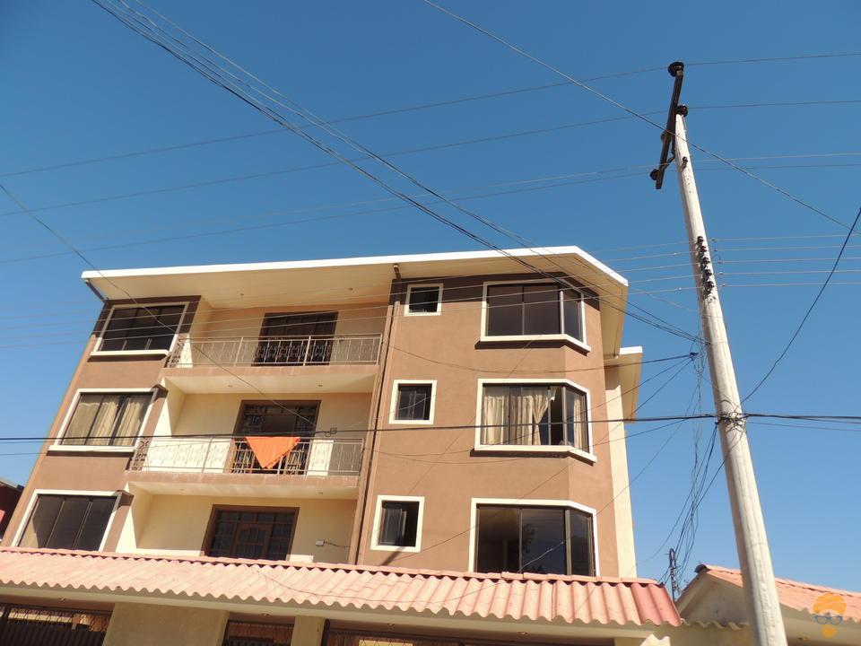 1-thumbnail-amplio-departamento-en-anticretico-zona-pacata-baja