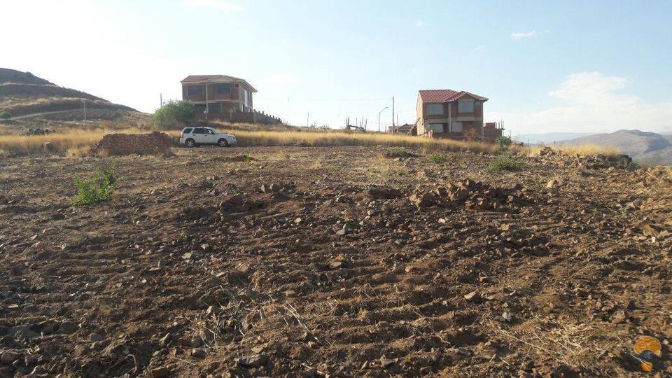 1-thumbnail-vendo-terreno-sector-lago-del-la-carretera