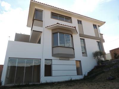en-venta-hermosa-casa-estilo-minimalista-zona-huayllani