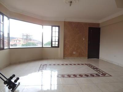 hermoso-chalet-de-tres-planta-col-senor-de-mayo