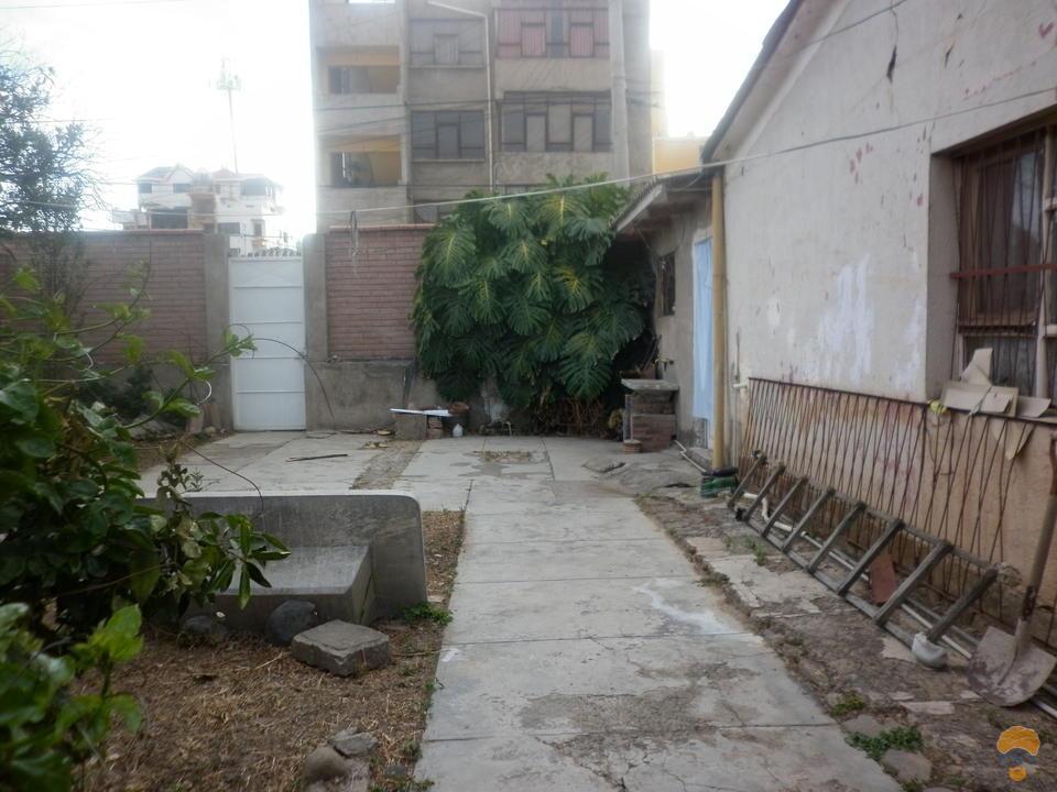 4-thumbnail-vendo-casa-como-lote-inmediaciones-torre