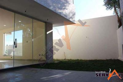 hermosa-casa-en-pequeno-condominio-attie