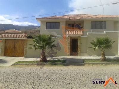 casa-de-2-plantas-en-circunvalacion-eudoro-galindo