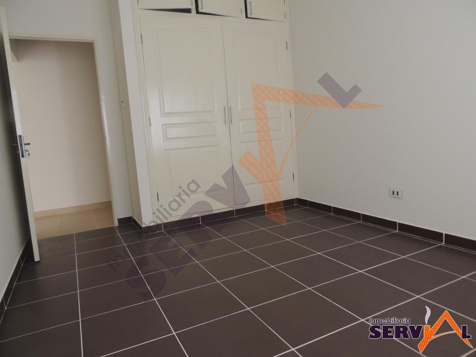 6-thumbnail-casa-en-venta-de-tres-planta-zona-frutillar