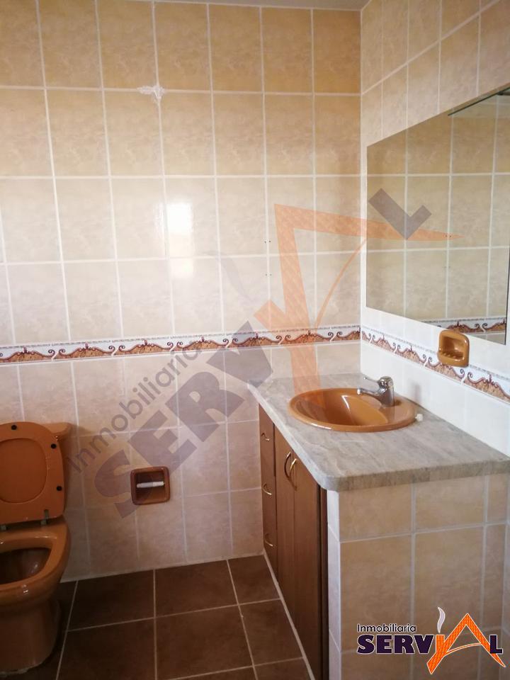 7-thumbnail-casa-de-3-pisos-en-inmediaciones-av-pando