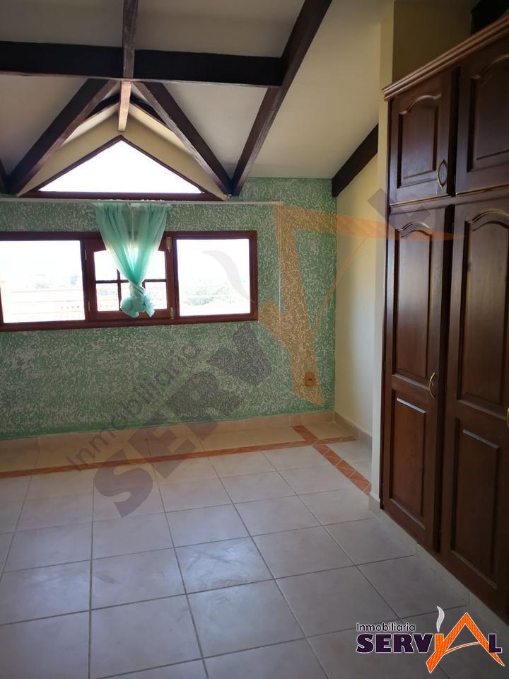 8-thumbnail-casa-de-3-pisos-en-inmediaciones-av-pando
