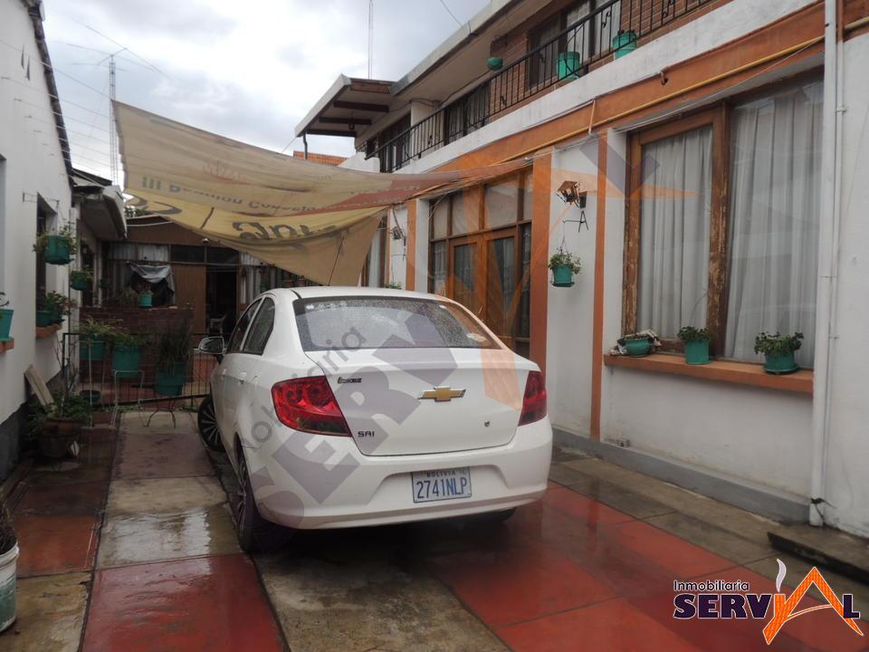 8-thumbnail-casa-en-venta-ubicacion-ideal-av-blanco-galindo