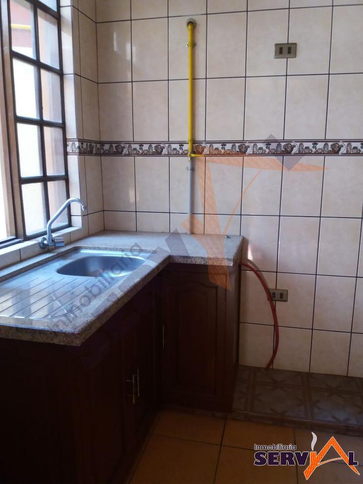 3-thumbnail-alquilo-casa-independiente-inmediaciones-av-melchor-perez
