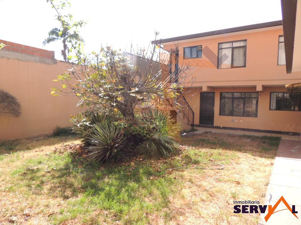 2-thumbnail-casa-de-2-plantas-sobre-av-ramon-rivero