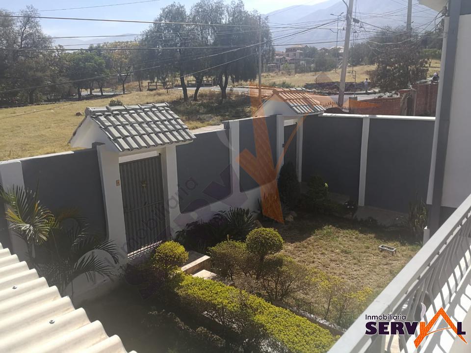 12-thumbnail-casa-de-dos-plantas-en-circunvalacion-inmediaciones-hernan-siles