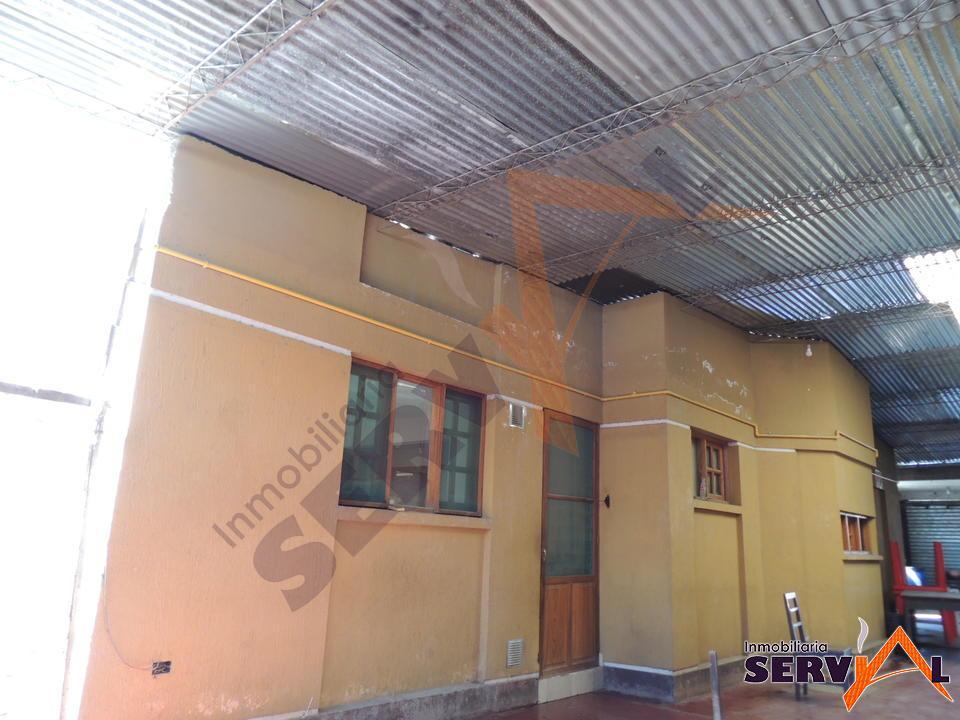 3-thumbnail-casa-en-venta-sobre-avenida-final-villavicencio