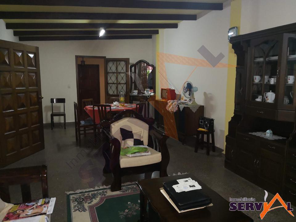 8-thumbnail-vendo-casa-de-1-planta-inmediaciones-urb-aranjuez