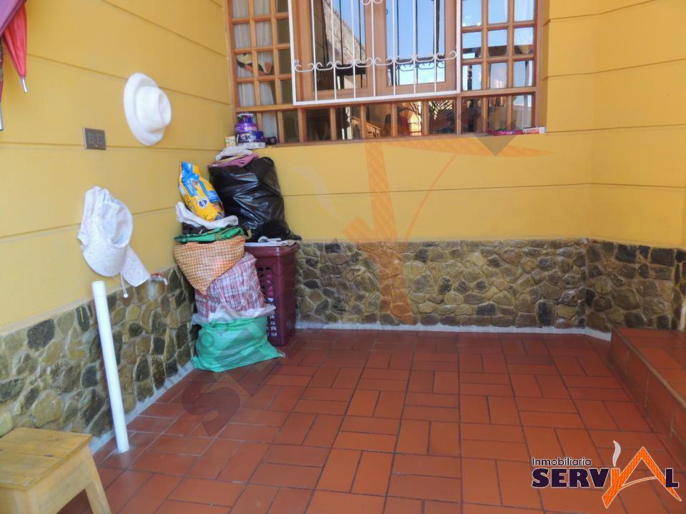 11-thumbnail-casa-de-2-plantas-en-circunvalacion-atahualpa