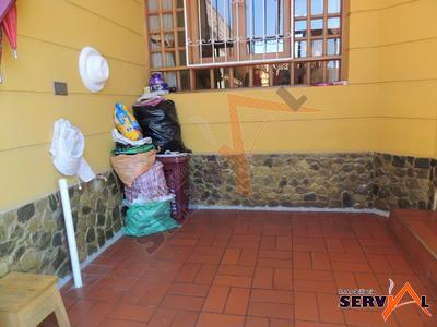 casa-de-2-plantas-en-circunvalacion-atahualpa