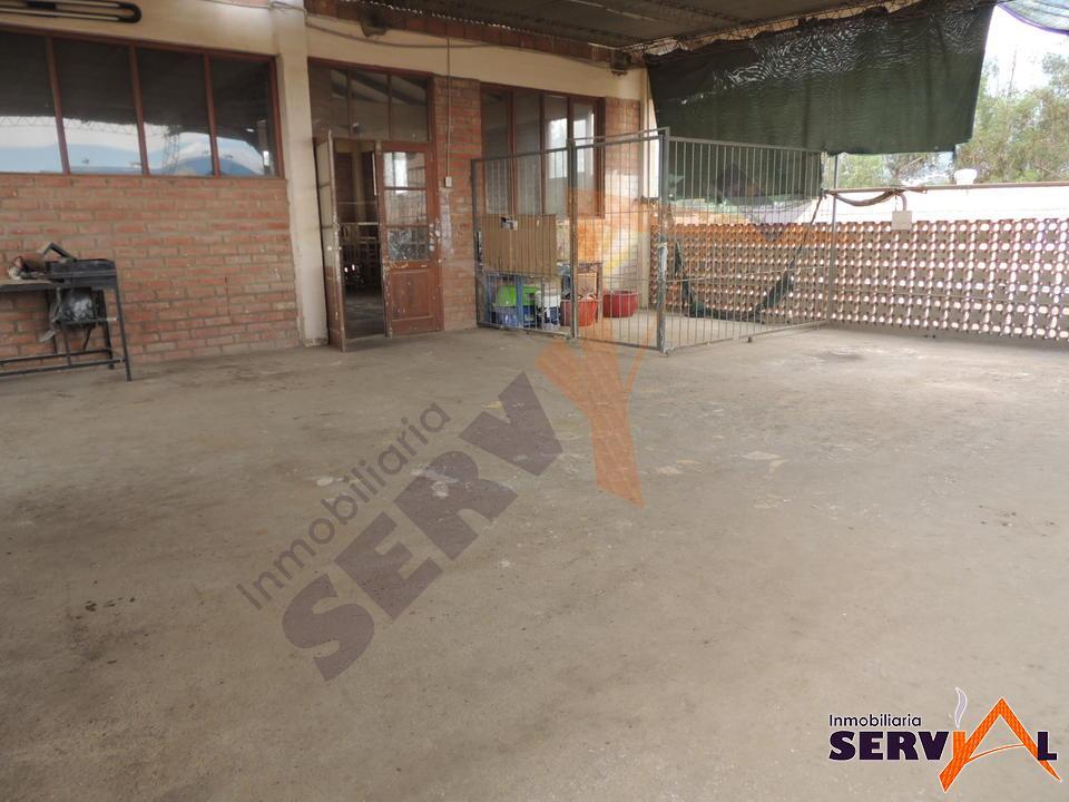 15-thumbnail-en-venta-gran-local-para-av-villazon-proximo-es-anita