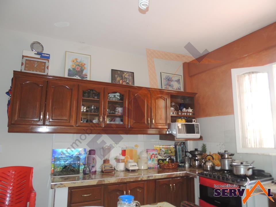 6-thumbnail-casa-en-venta-sobre-697-chiqicollo-av-linde