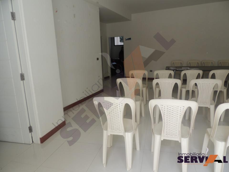 12-thumbnail-amplio-departamento-en-venta-inmediaciones-america