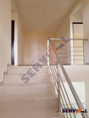 casa-en-venta-estilo-minimalista-pproximo-surtidor-las-islas