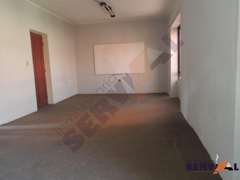 2-thumbnail-local-en-alquiler-inmediaciones-av-colombia