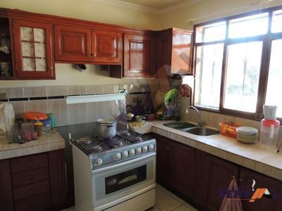 casa-de-2-plantas-independiente-proximo-al-bateon