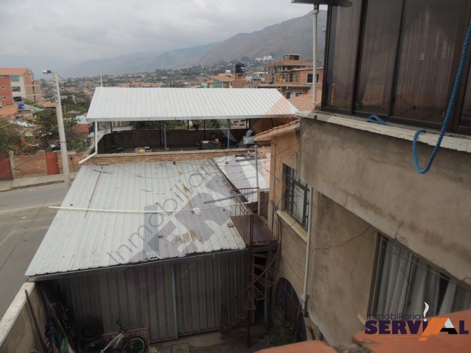 3-thumbnail-casa-de-3-plantas-en-hospital-montano