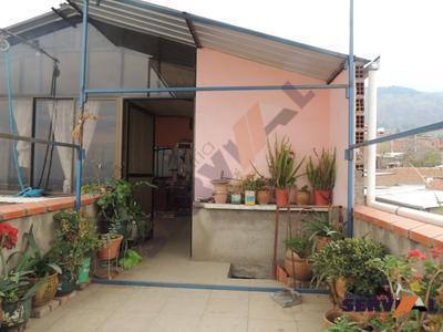casa-de-3-plantas-en-hospital-montano