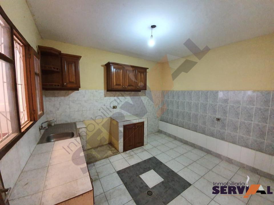 6-thumbnail-casa-de-2-pisos-semi-av-circunvalacion