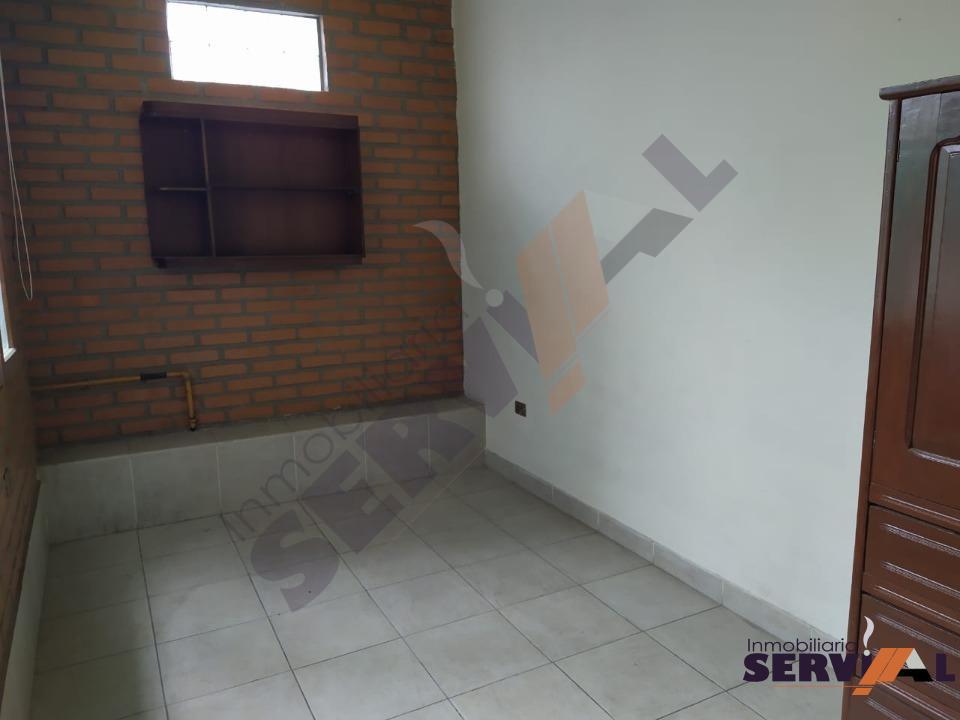 2-thumbnail-casa-independiente-en-alquiler-inmediaciones-oquendo
