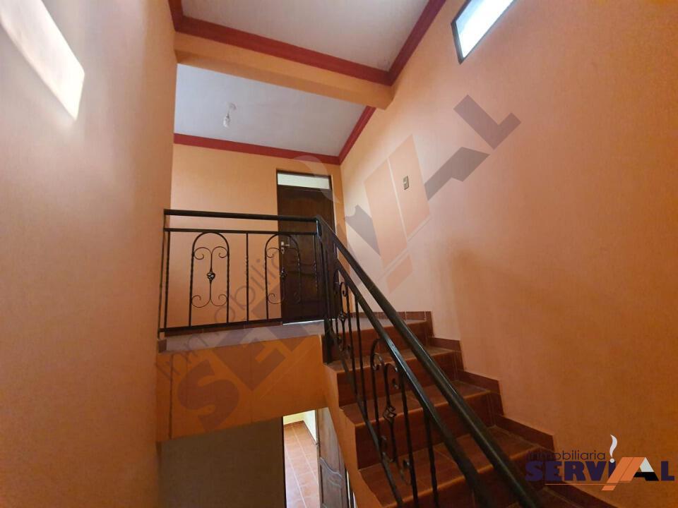 5-thumbnail-casa-en-venta-con-departamento-av-victor-ustariz
